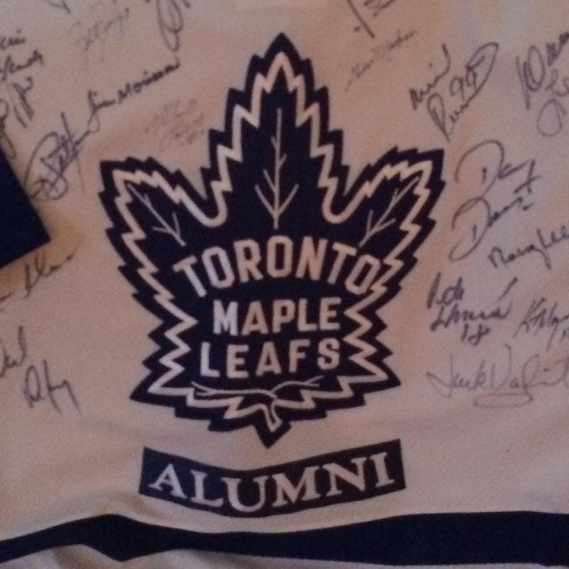 maple leafs alumni jersey